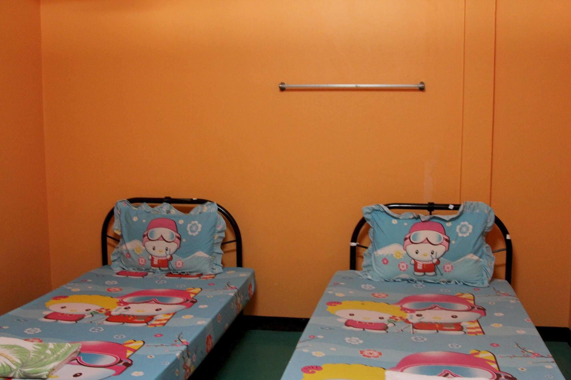 New C.h. Guest house Bangkok