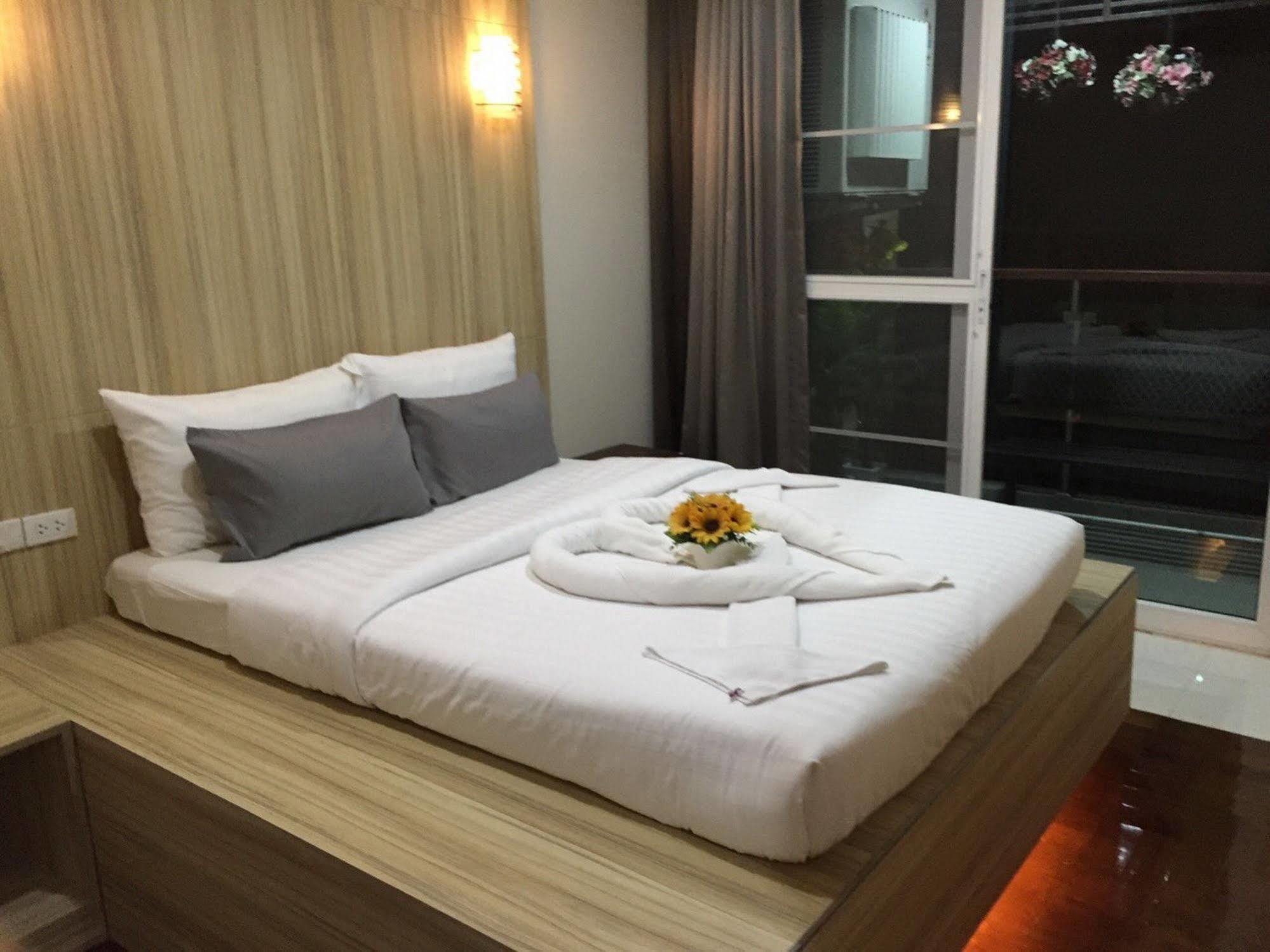 D-box Hostel Bangkok