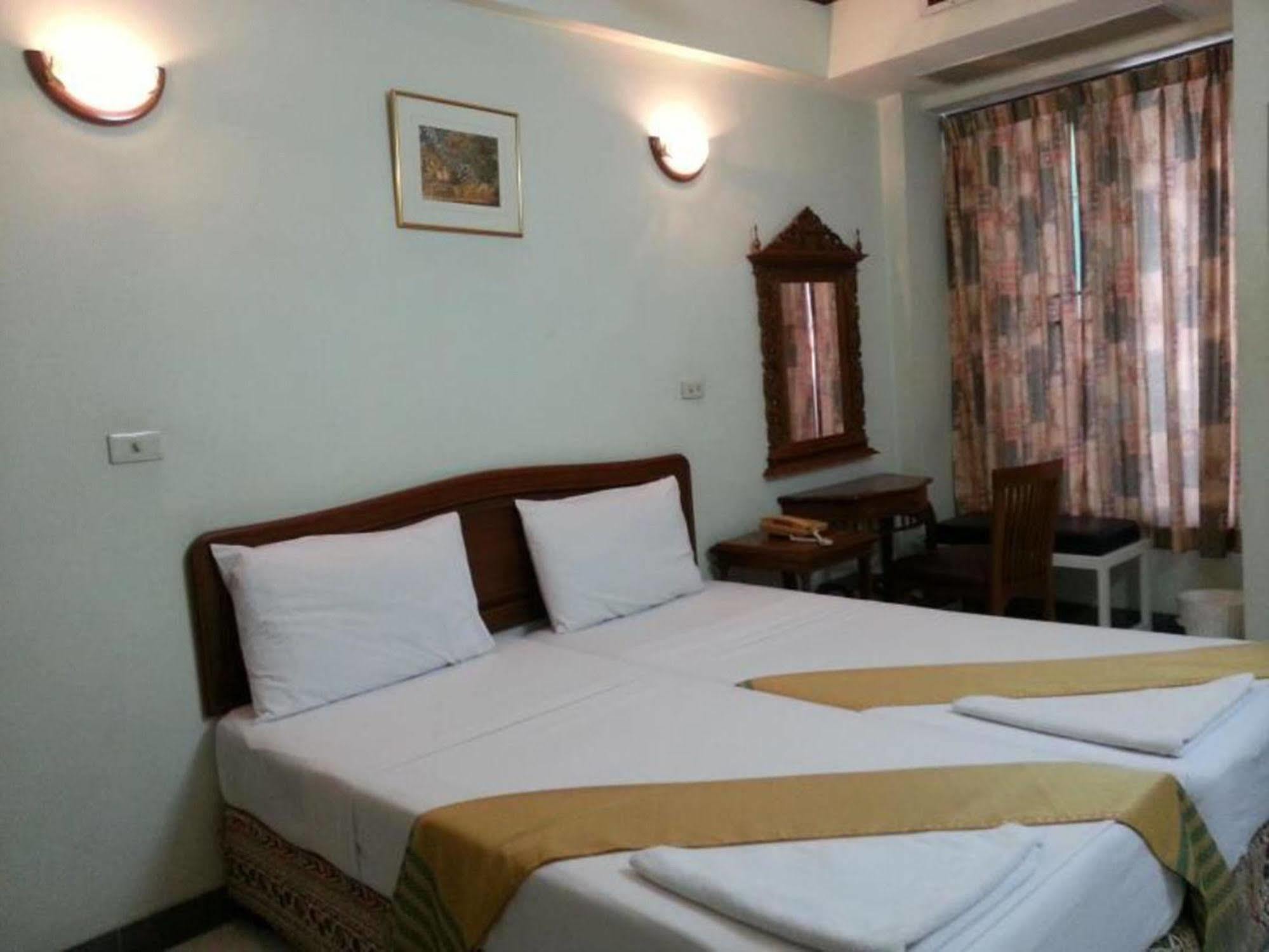 New Siam Ii Hotell 2*