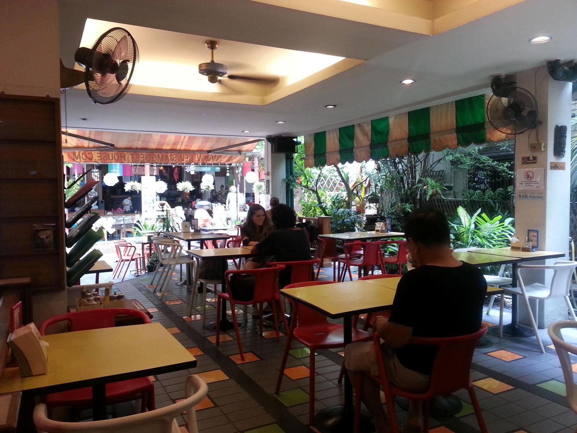Hotel New Siam Riverside - Near Siriraj Hospital 3*