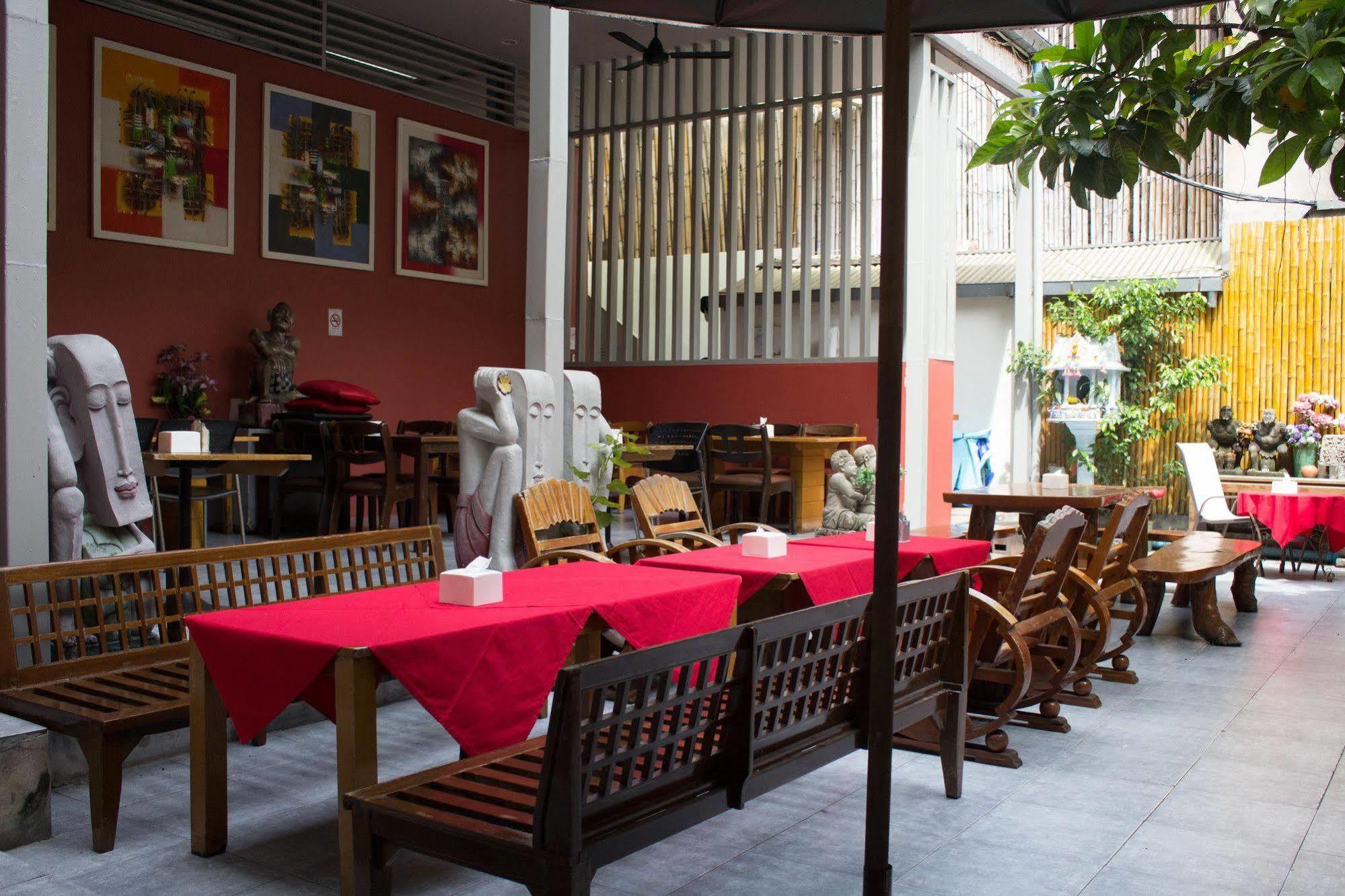 Sawasdee House 3* Bangkok