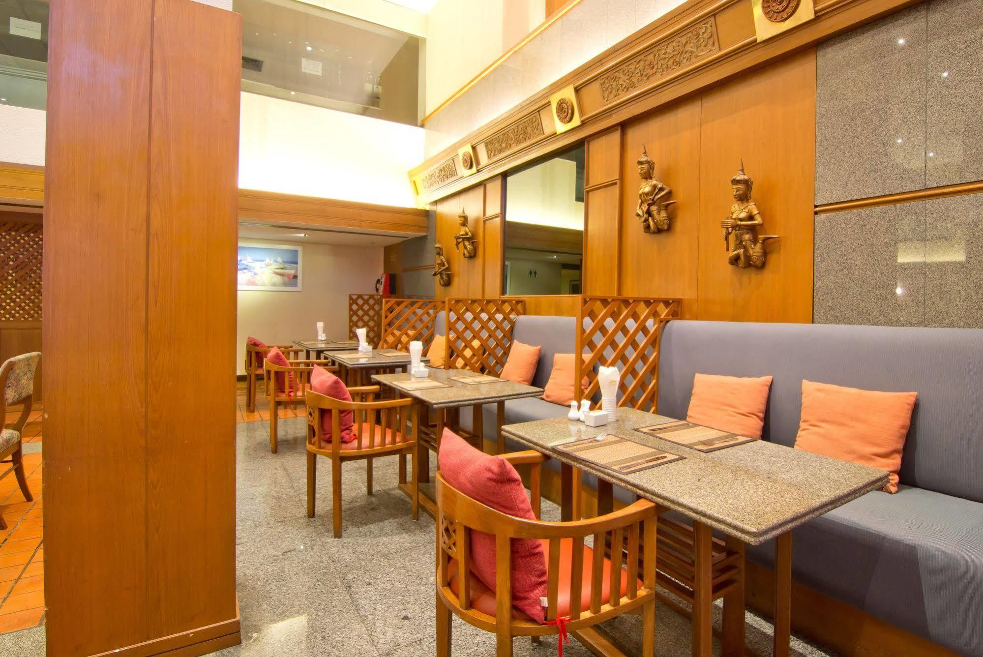 Hotel Manhattan 4*
