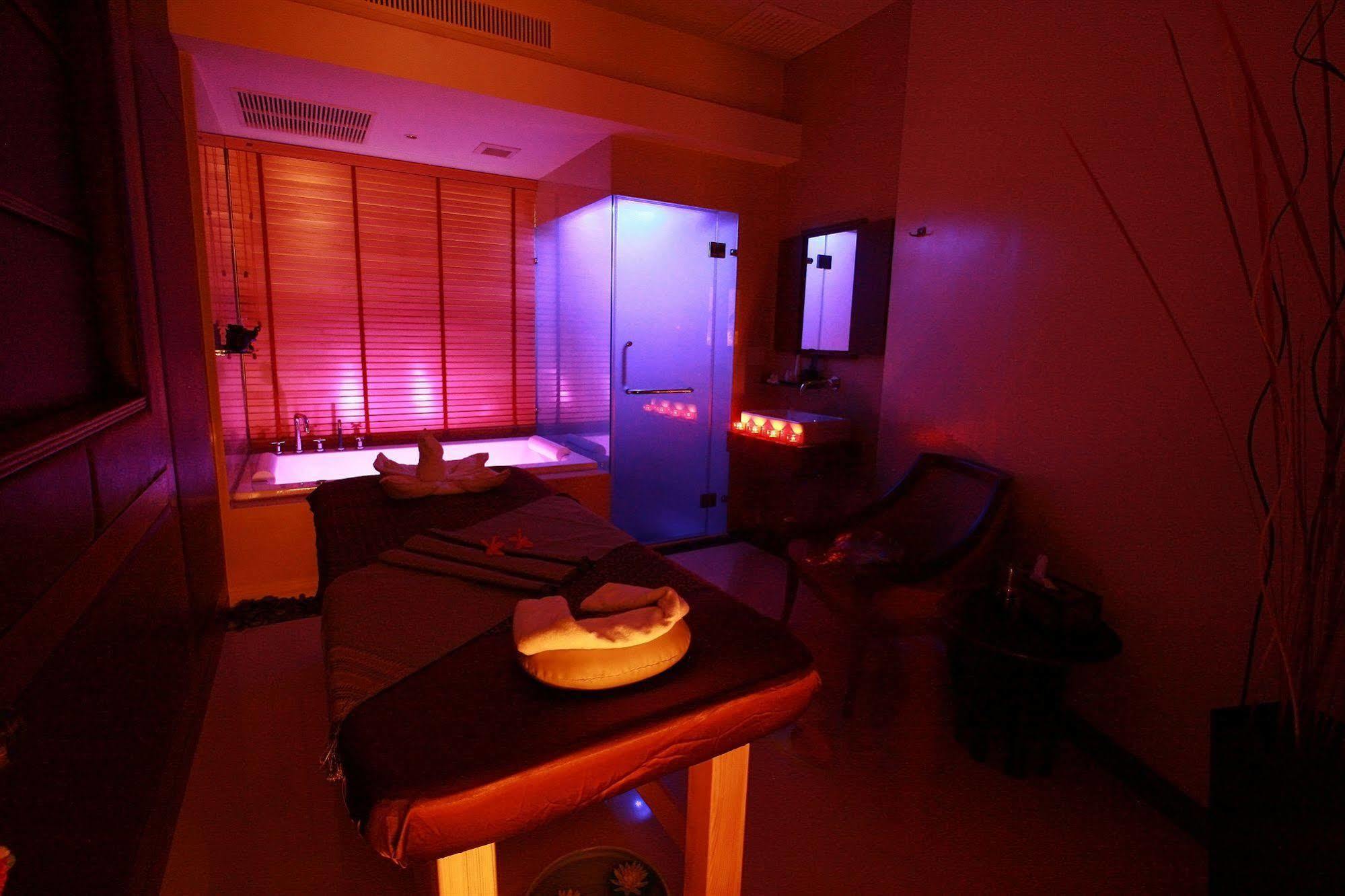Siam Paradise Entertainment Complex 3*