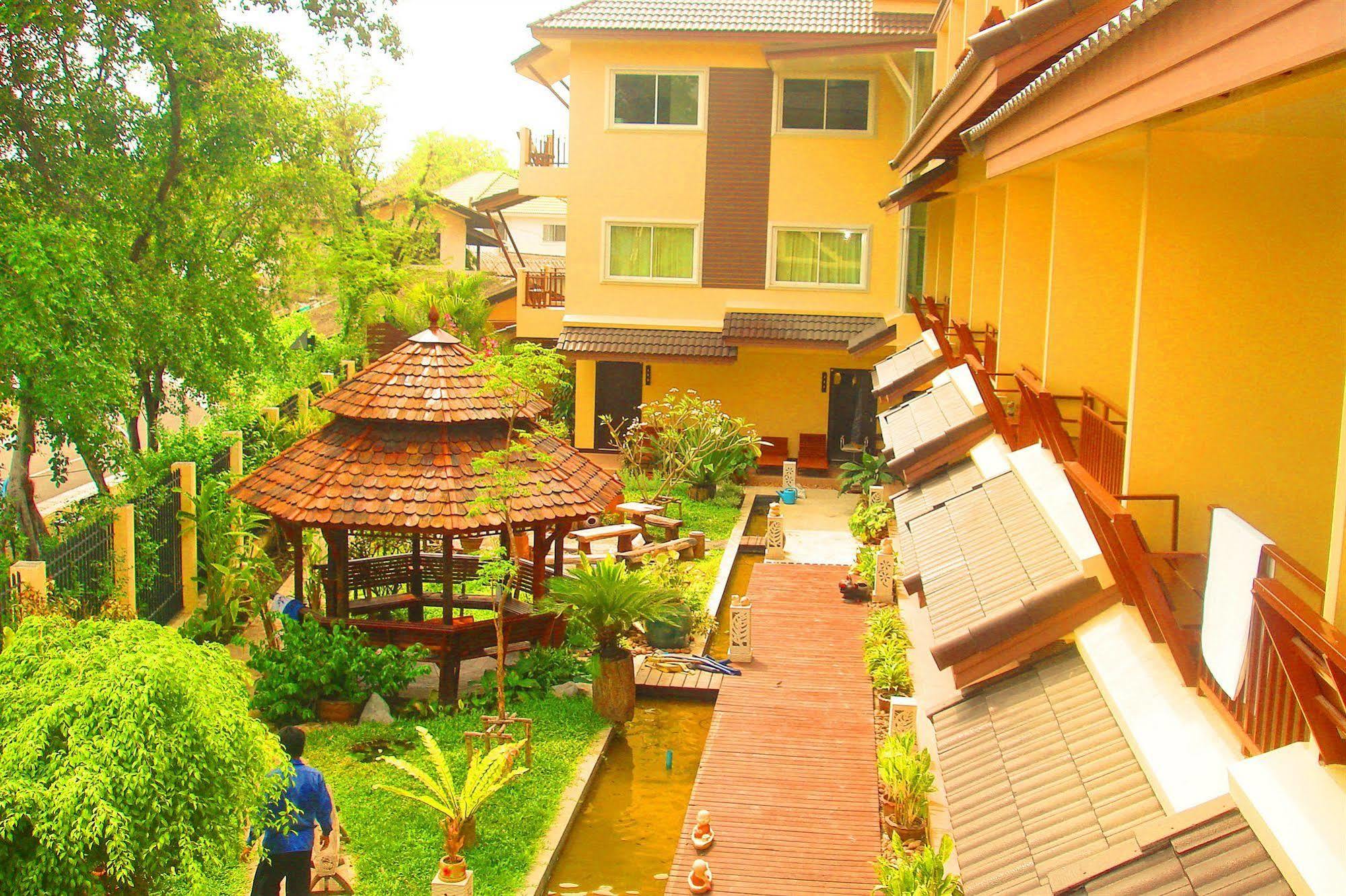 Suphan Hometel 3* Bangkok