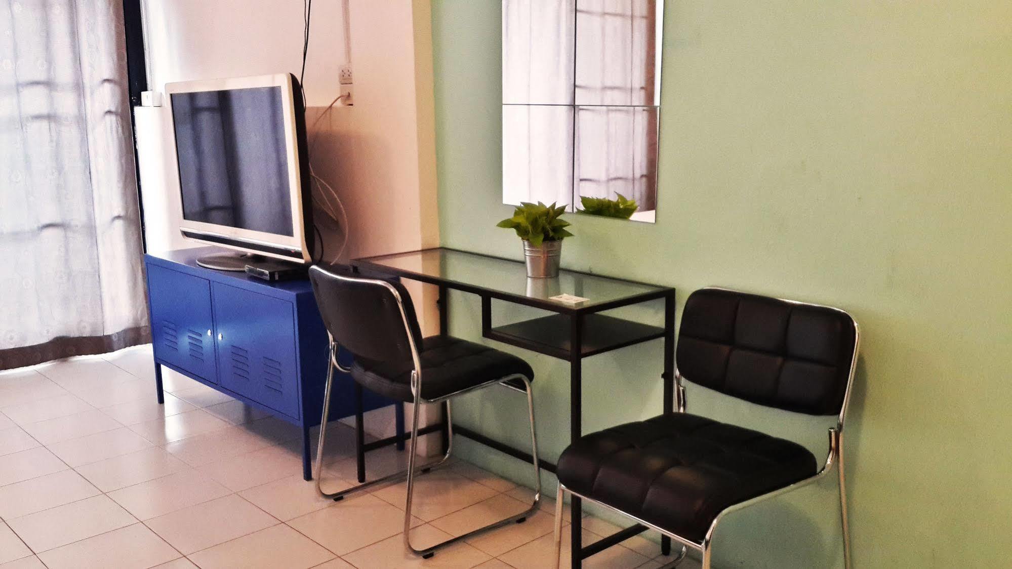 De Talak Hostel Bangkok