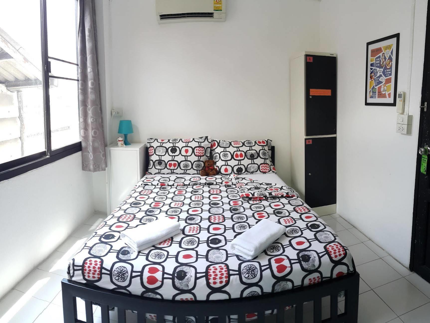 Hostel De Talak