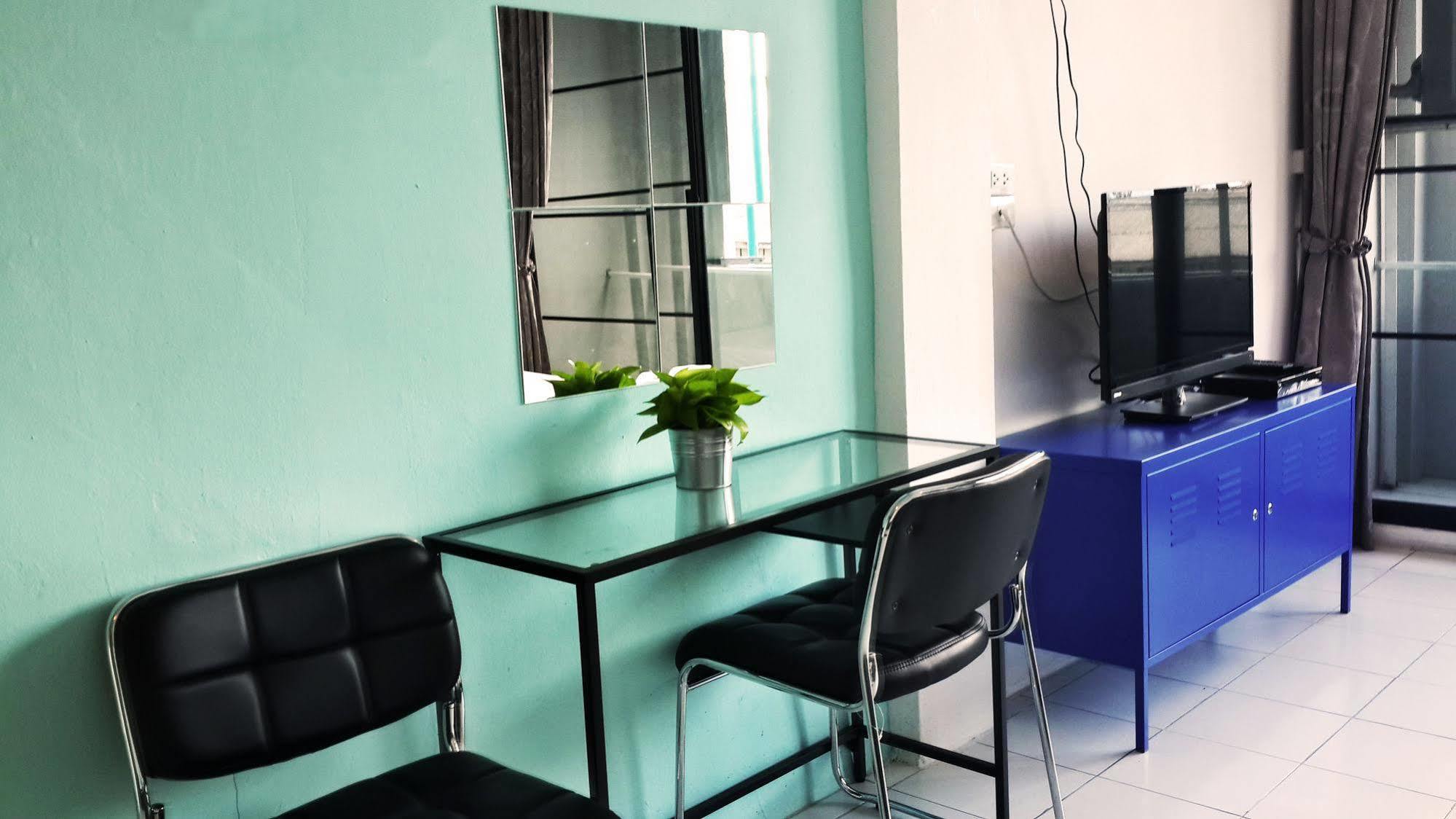 Hostel De Talak