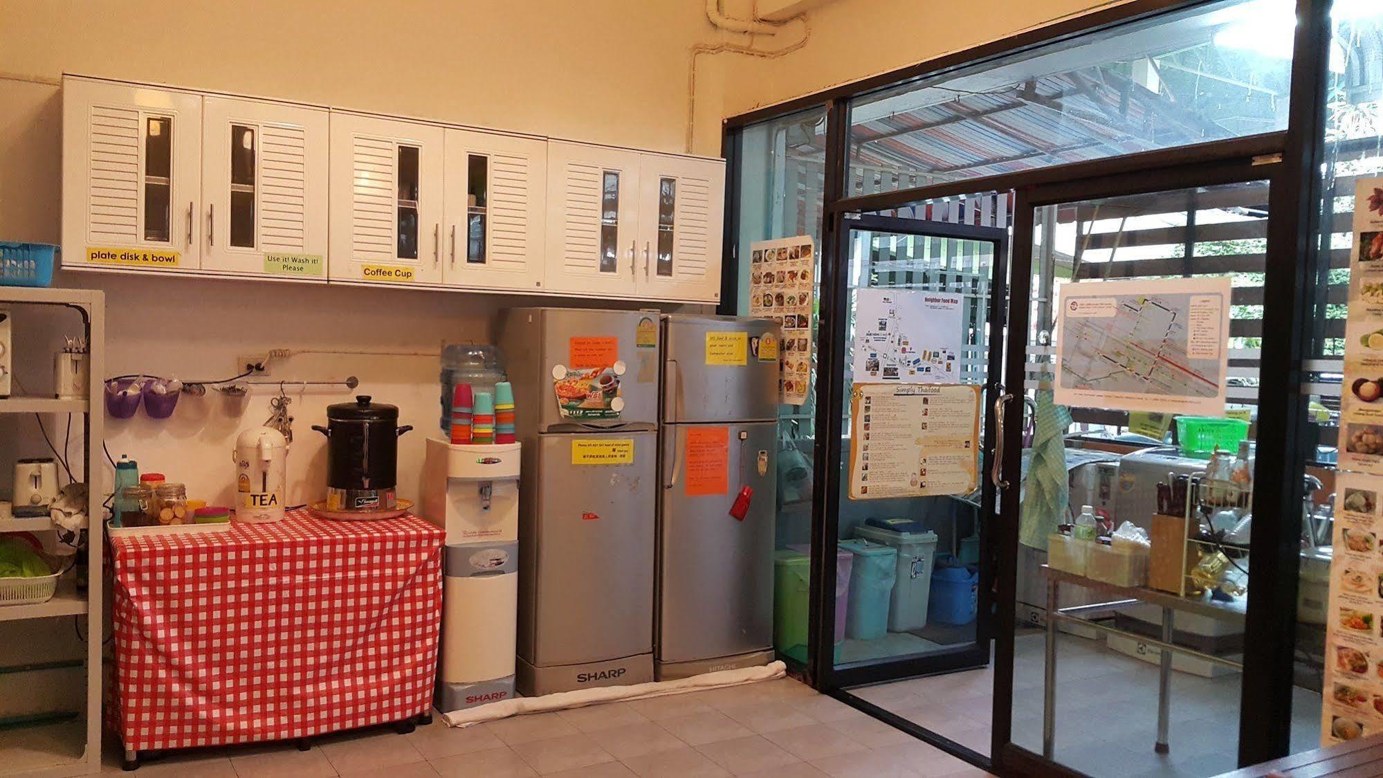 De Talak Hostel Bangkok