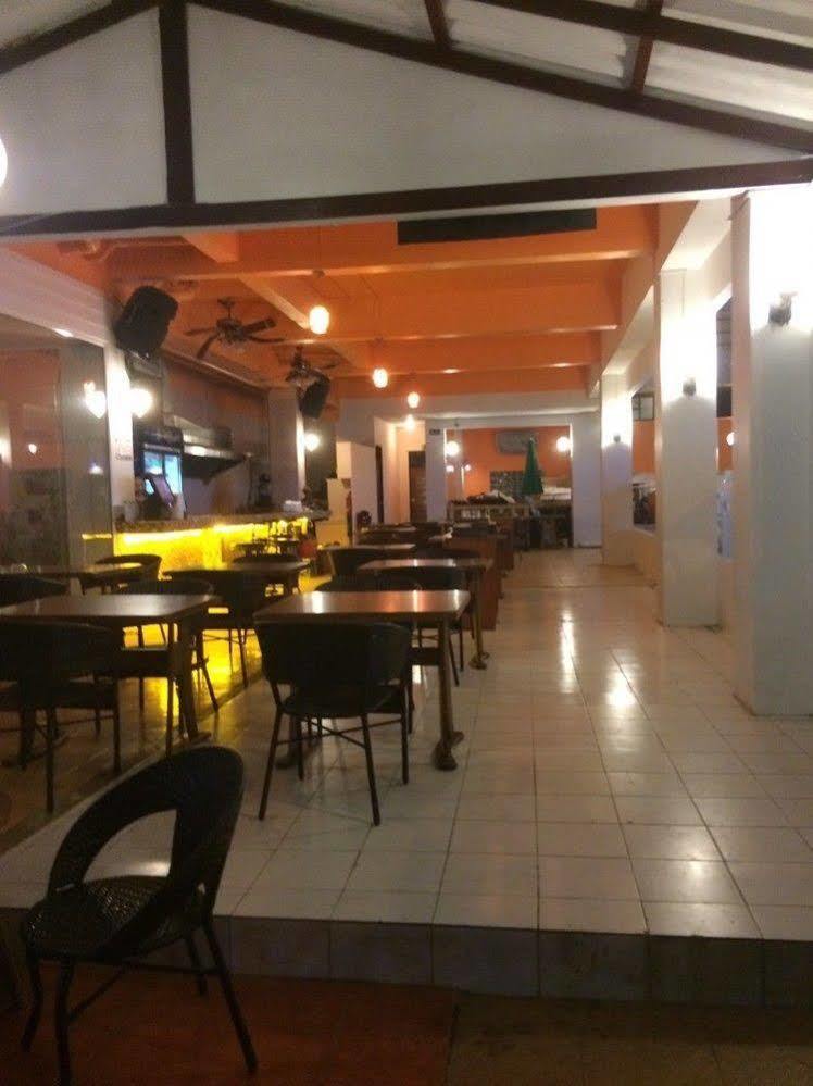 Mango Lagoon Place 3*
