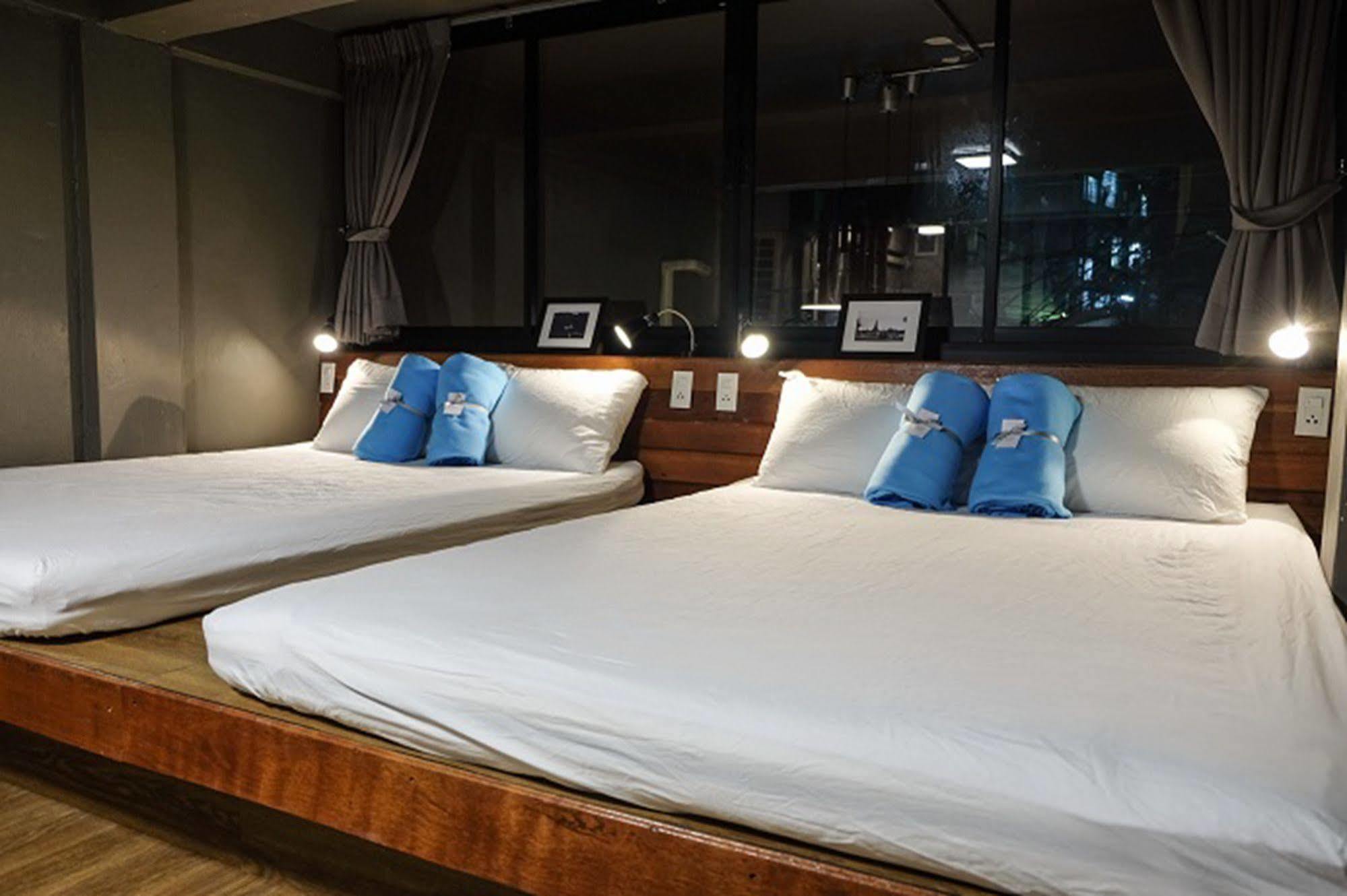 Hostal In A Box Bangkok