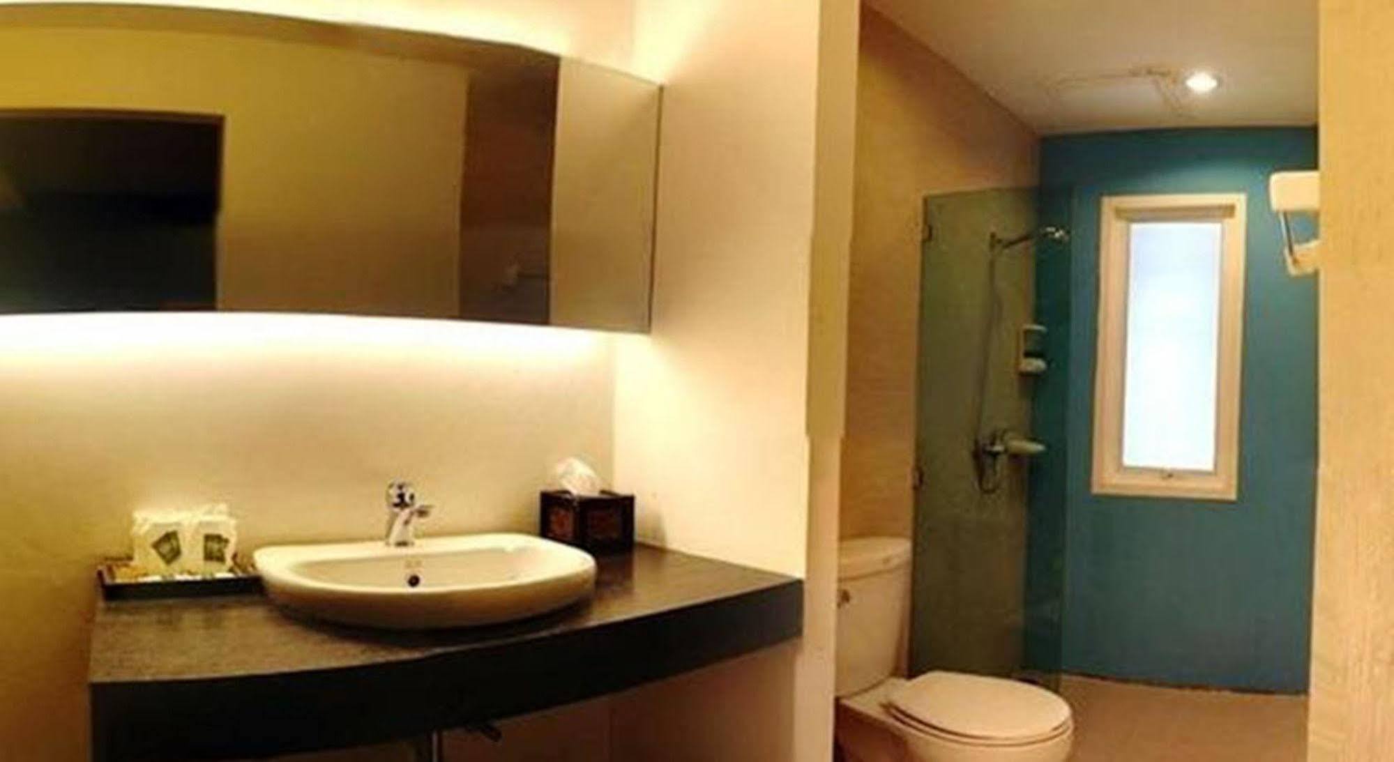 Nantra De Comfort Bangkok