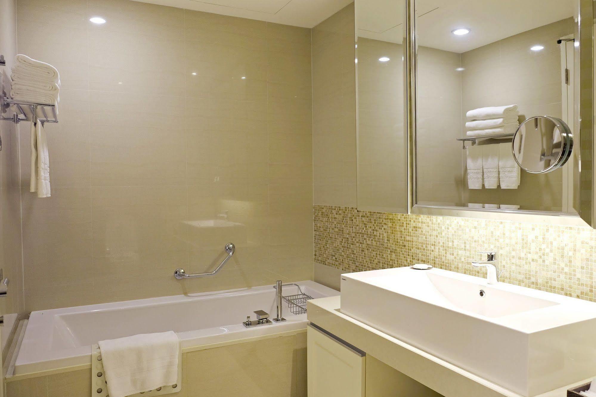 Hotel Grande Centre Point Terminal21 - Sha Extra 5*