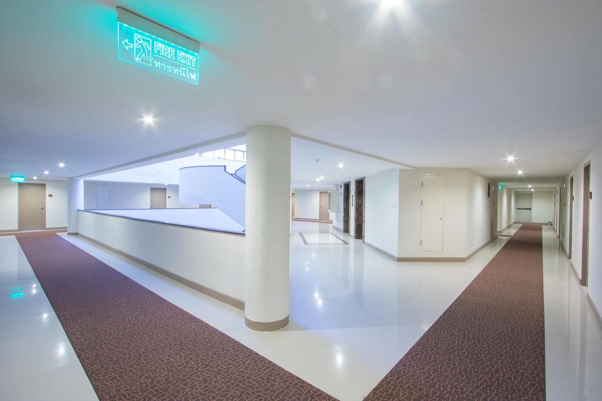 Khách sạn Thomson Huamark Bangkok