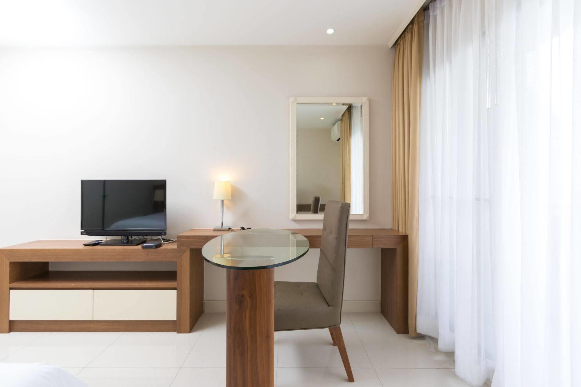 Thomson Huamark Khách sạn 4*