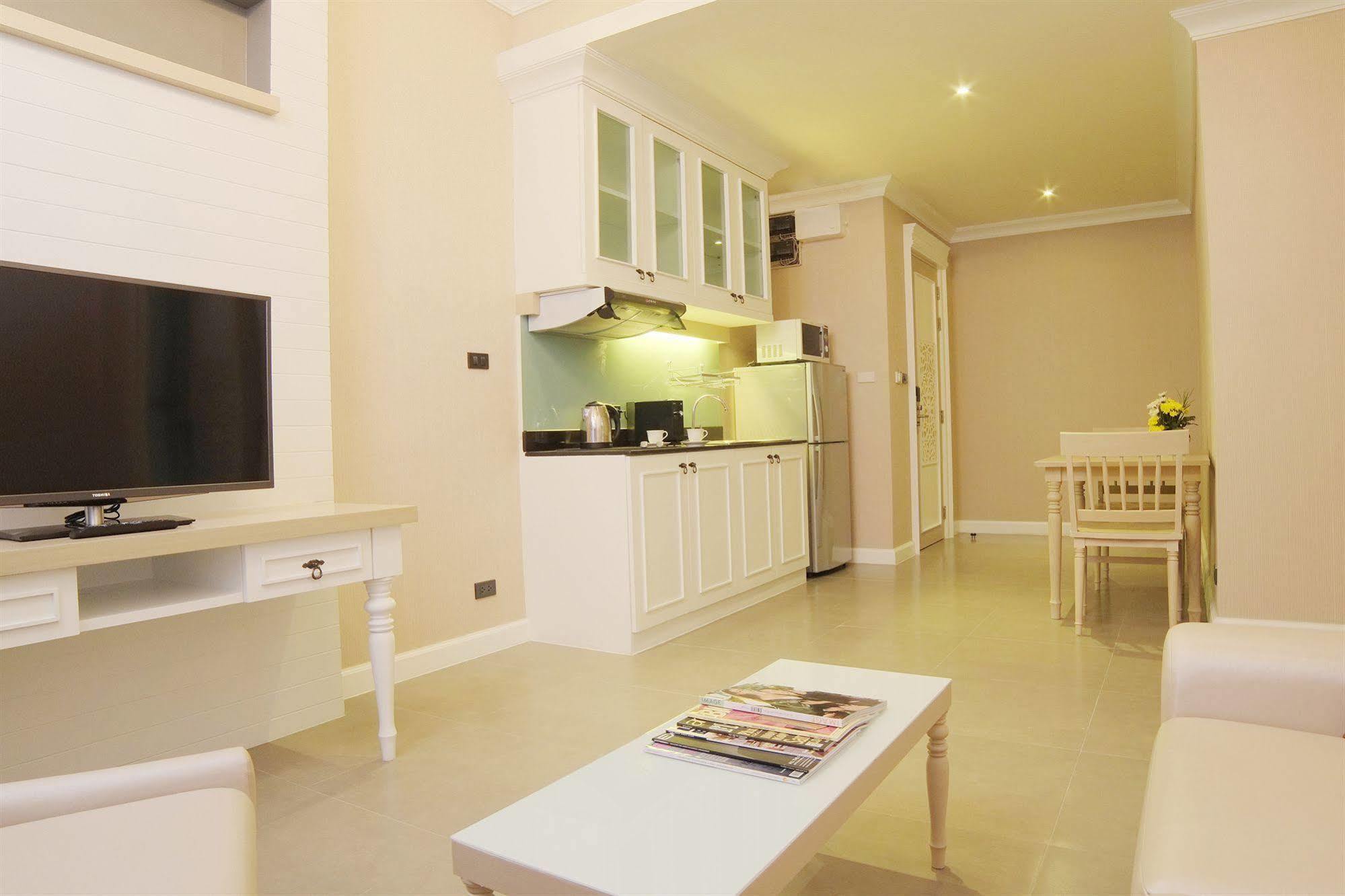 The Raya Surawong 3* Bangkok