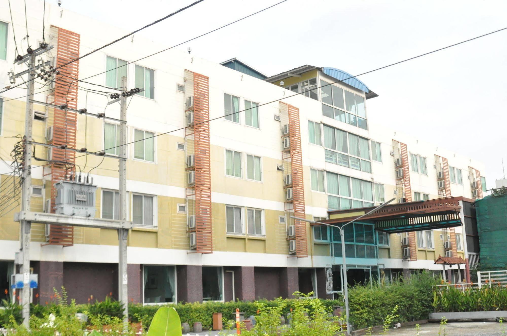 Khách sạn Kriss 4*