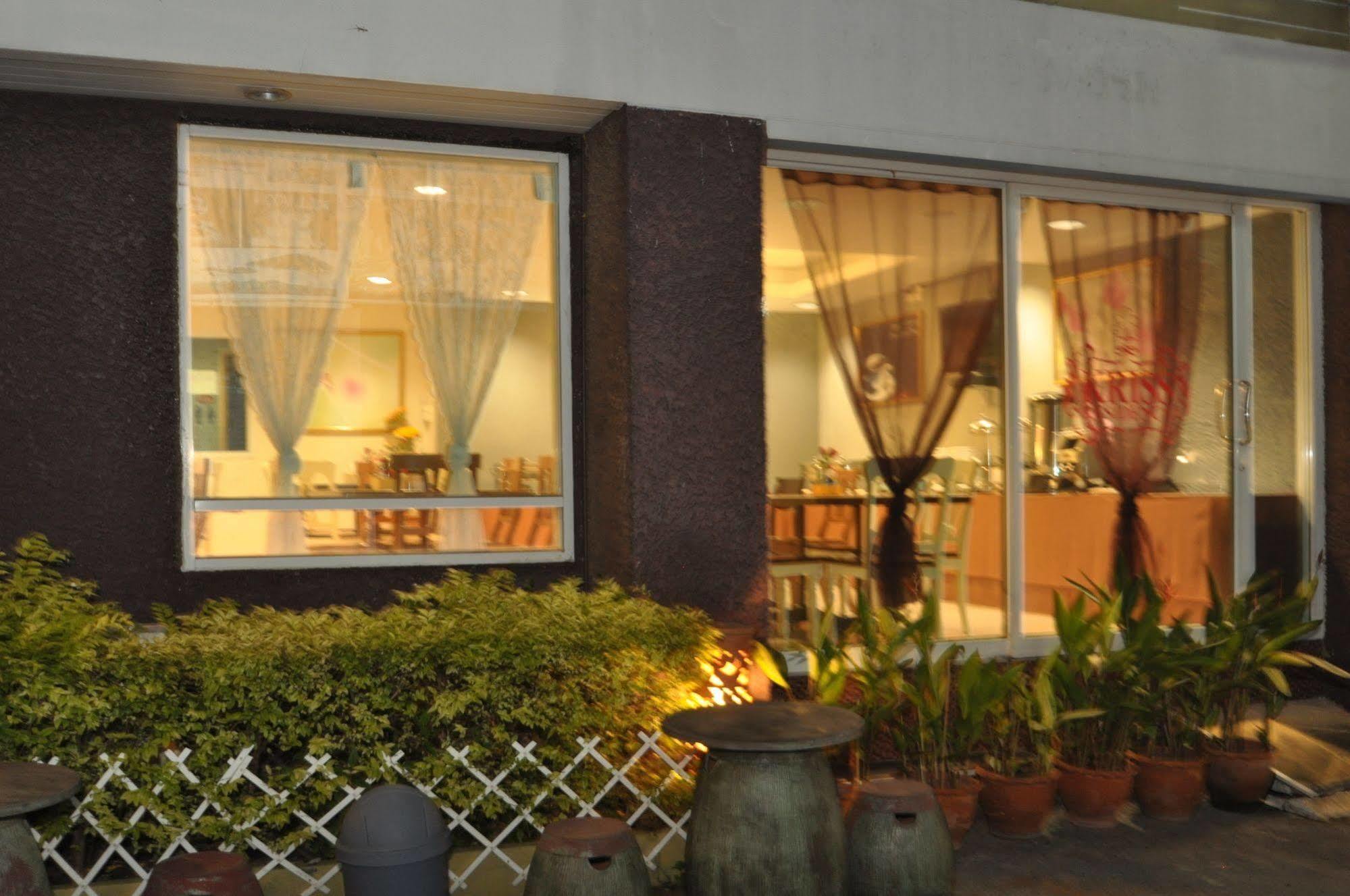 Kriss Khách sạn 4*