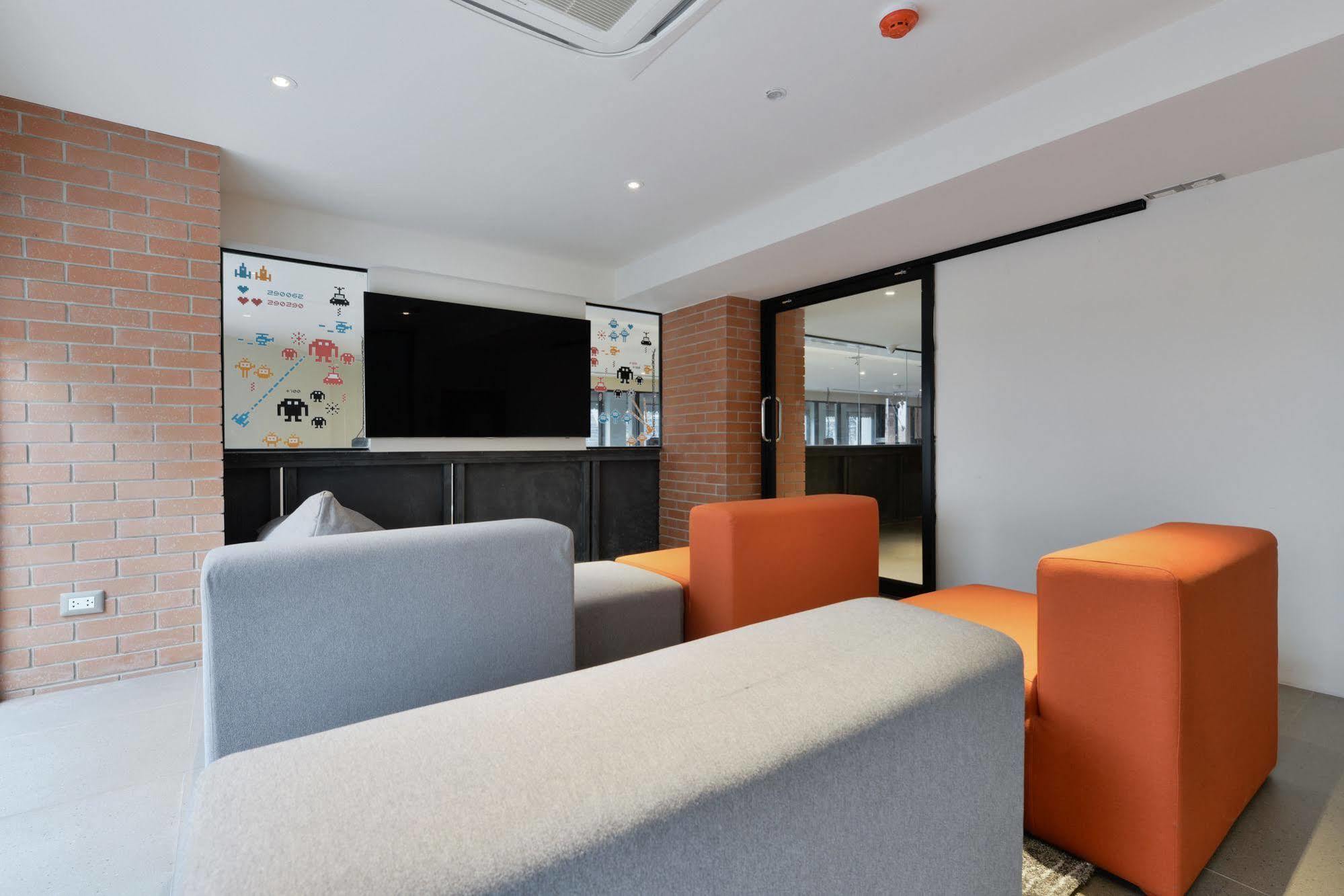 Khách sạn Kokotel Surawong