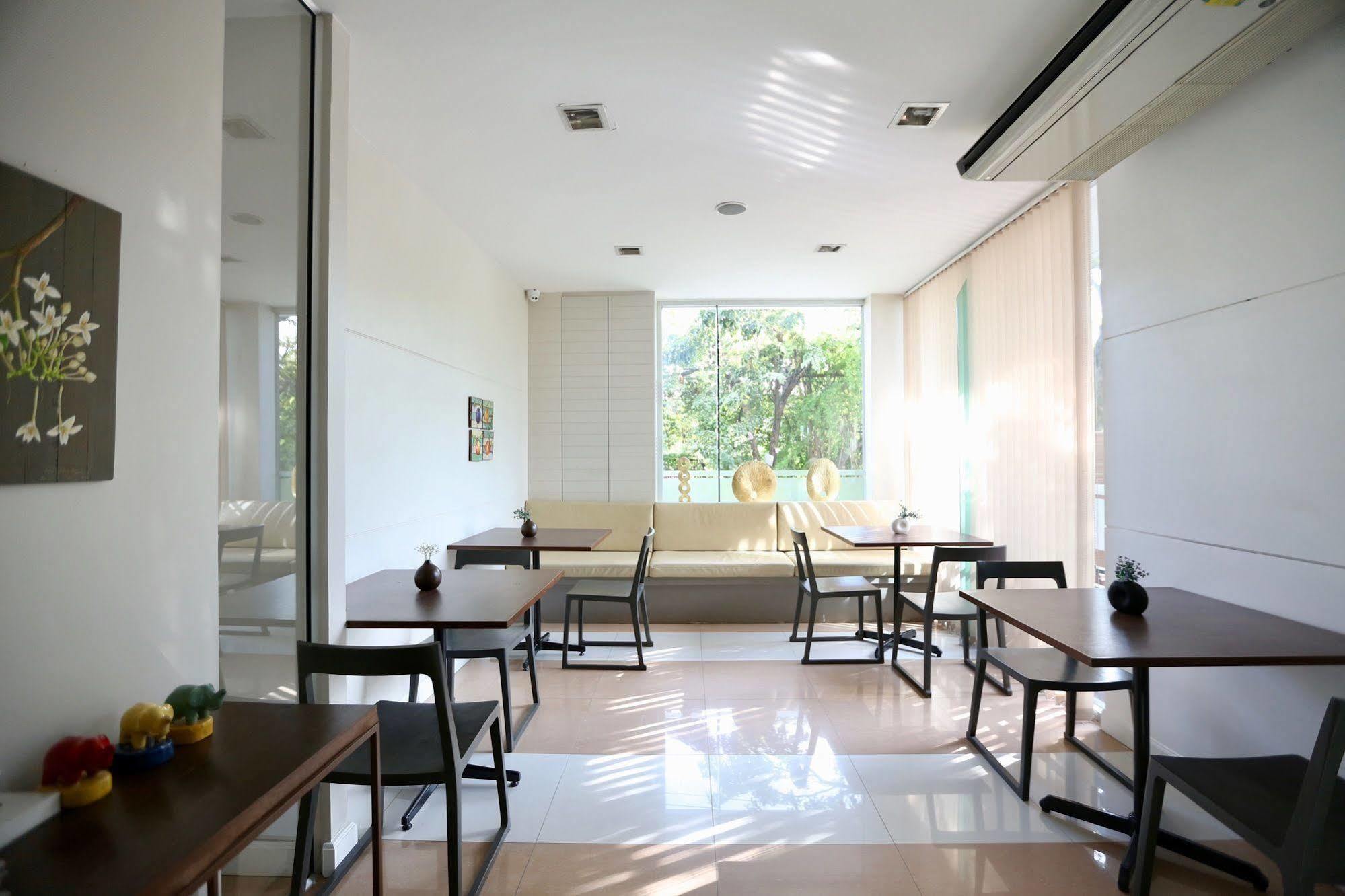 Synsiri Ladphrao 130 Hotel 2*