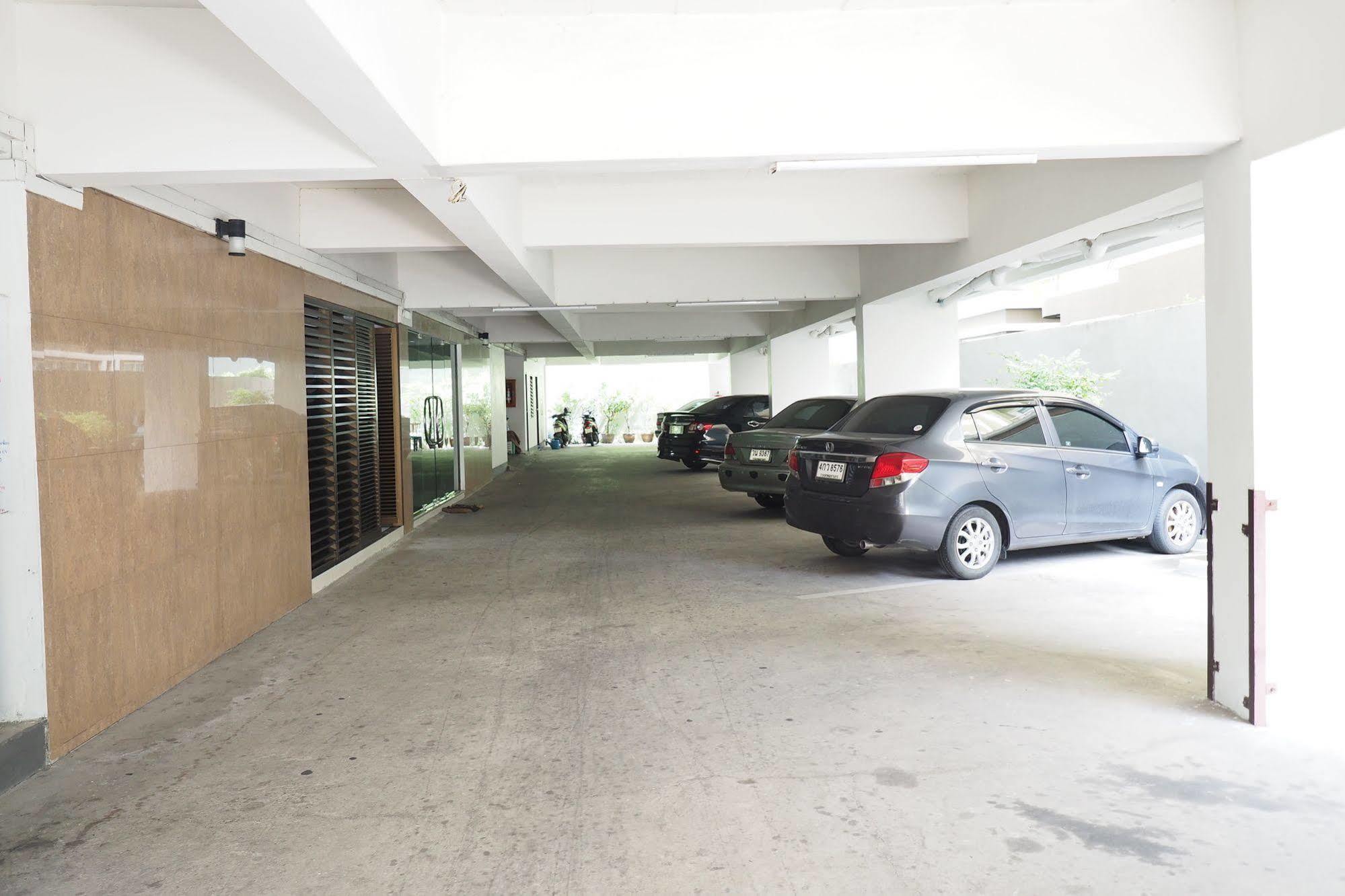 Herberg Living Naraa Place Bangkok