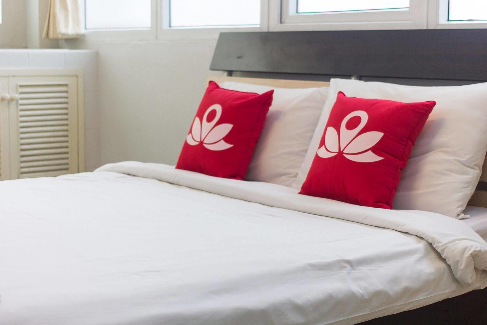 Hotel Zen Damrongrak Road 2*