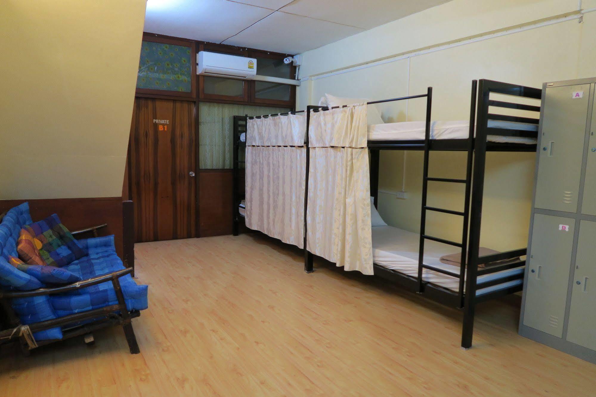 Hostel Red Lips Bangkok