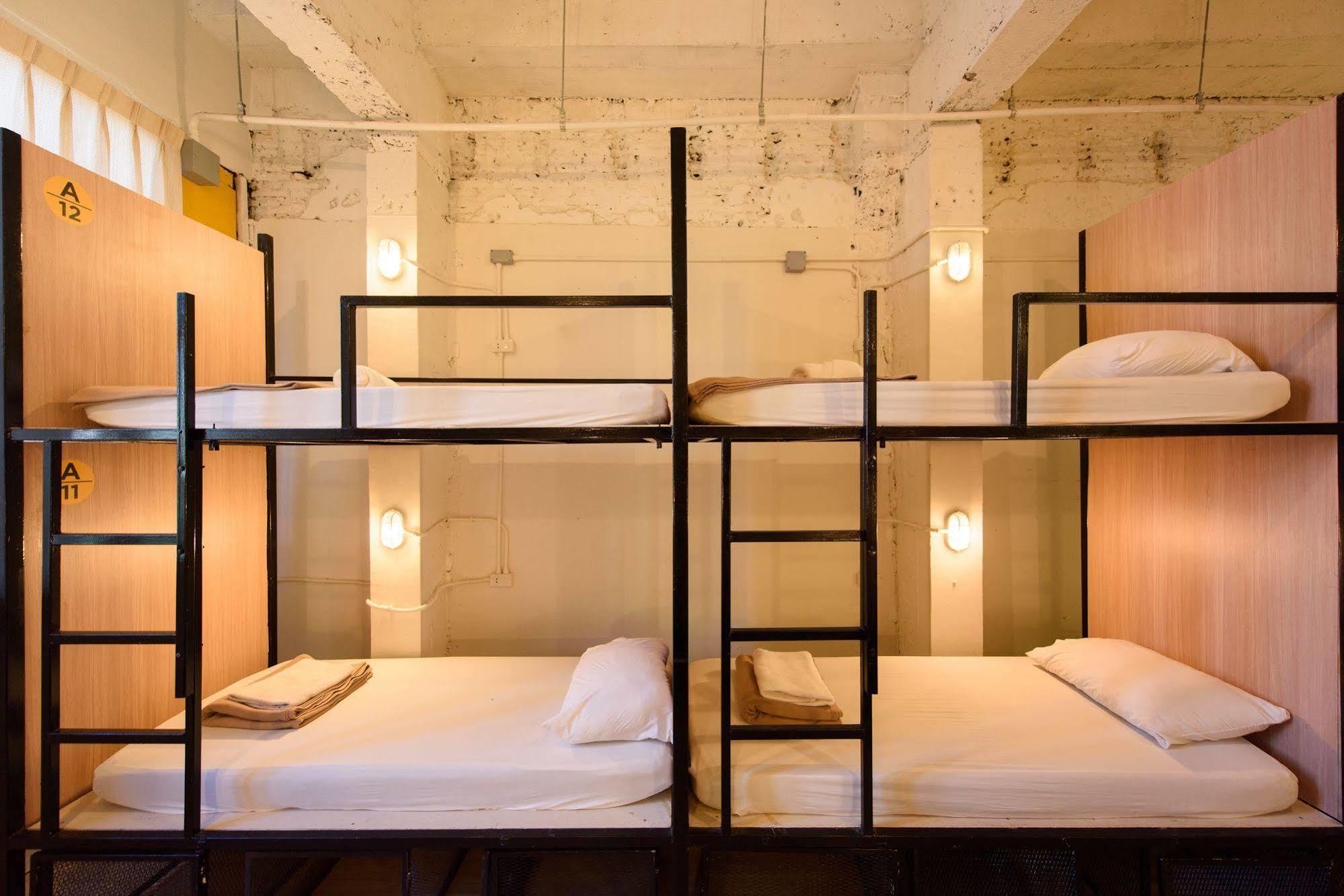 Warm White Hostel *