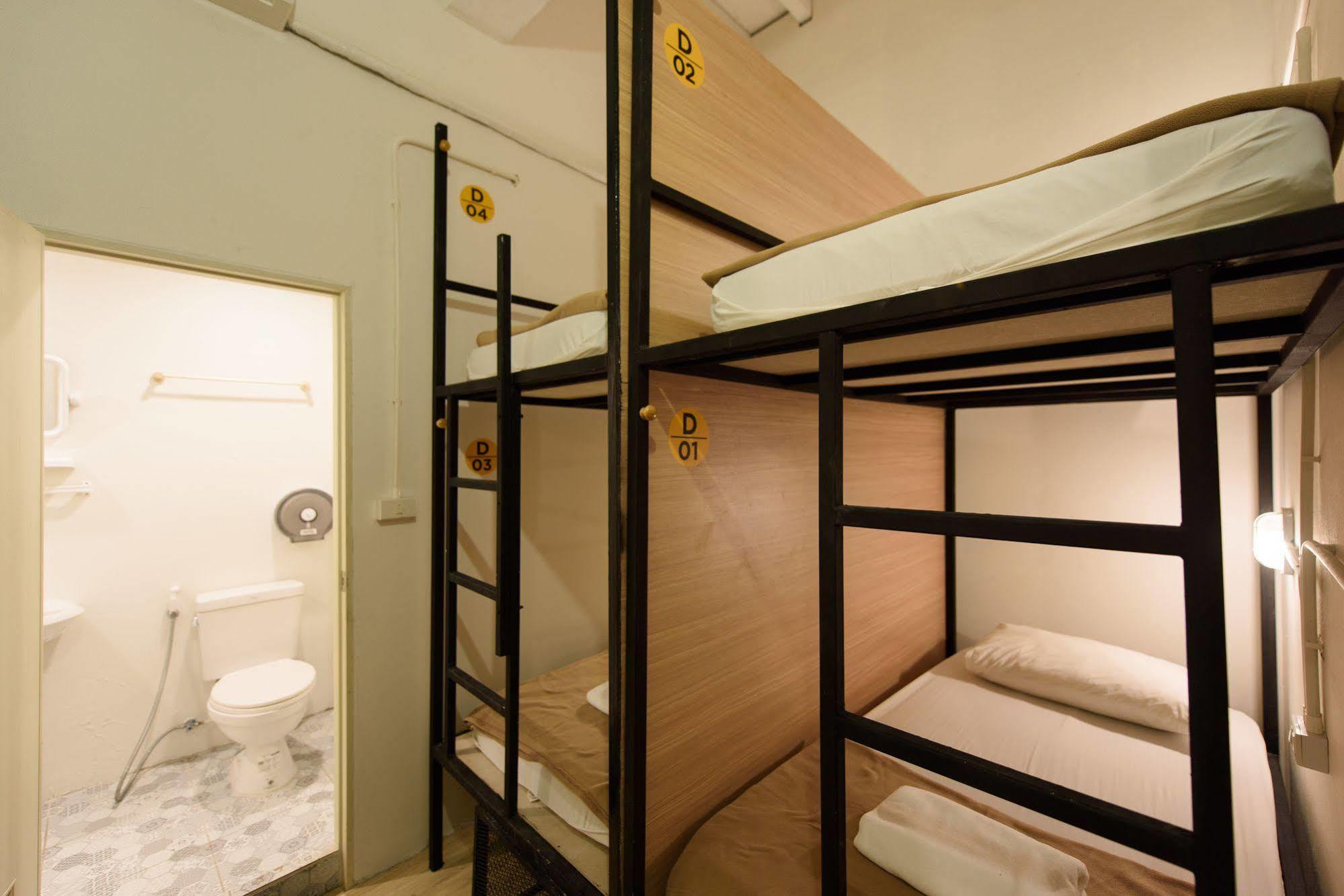 Hostal Warm White *