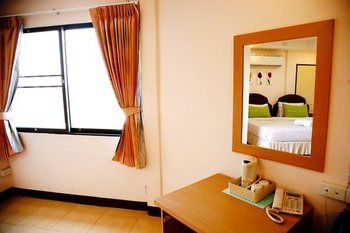 Bed By Tha-Pra Sha Plus Hotel 2*