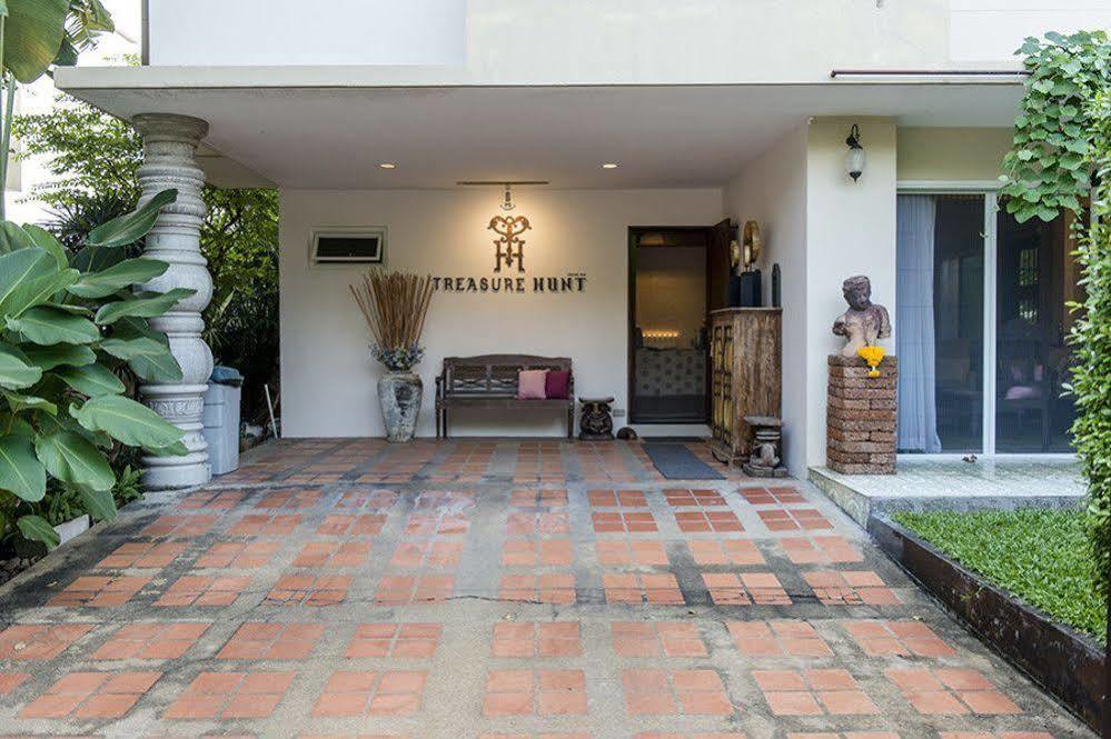 Villa Treasure Hunt