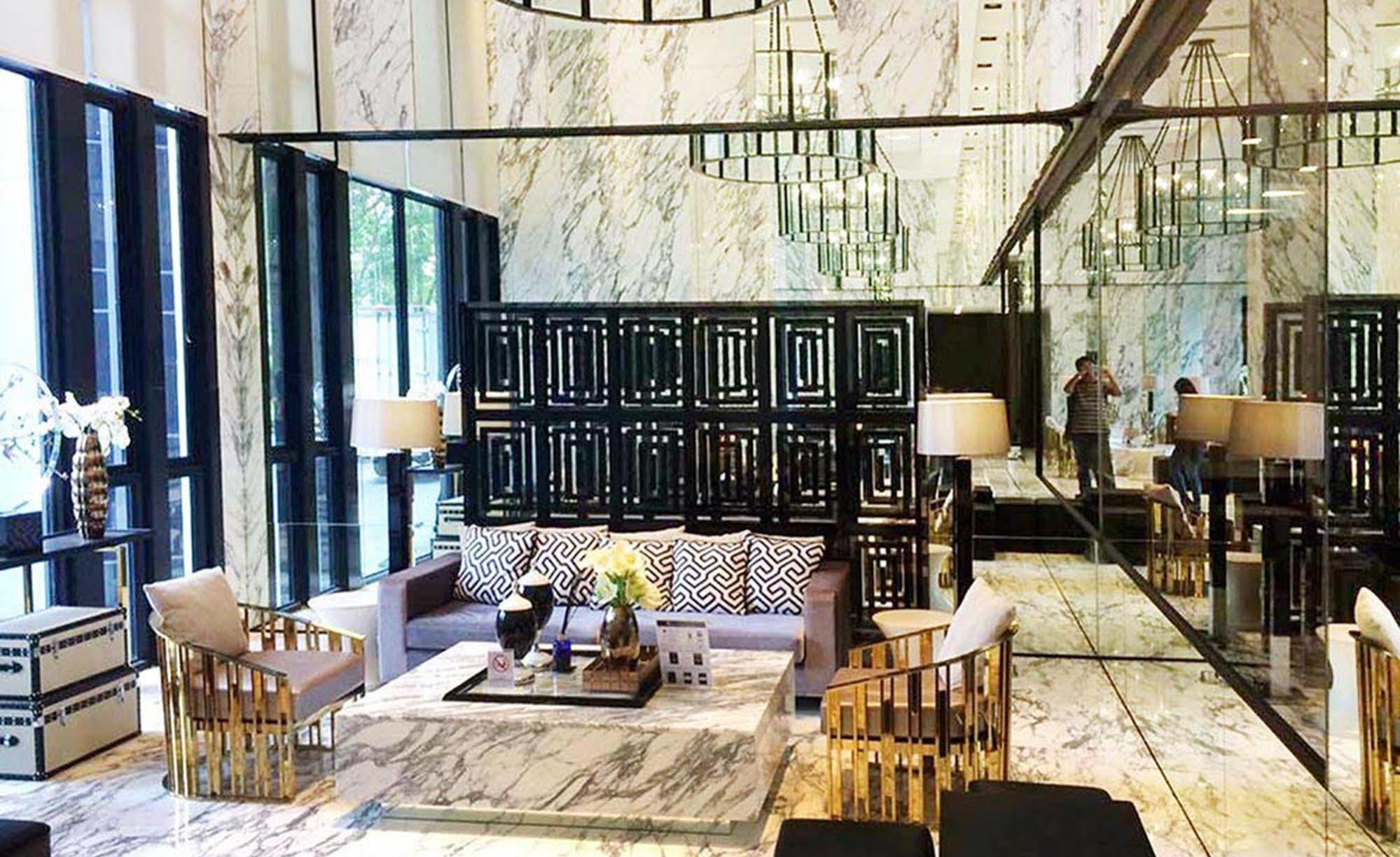 Hotel The Base Park West By Favstay Bangkok