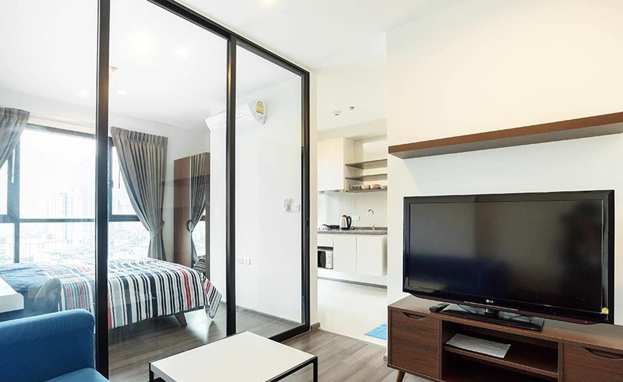 The Base Park West By Favstay 3* Bangkok