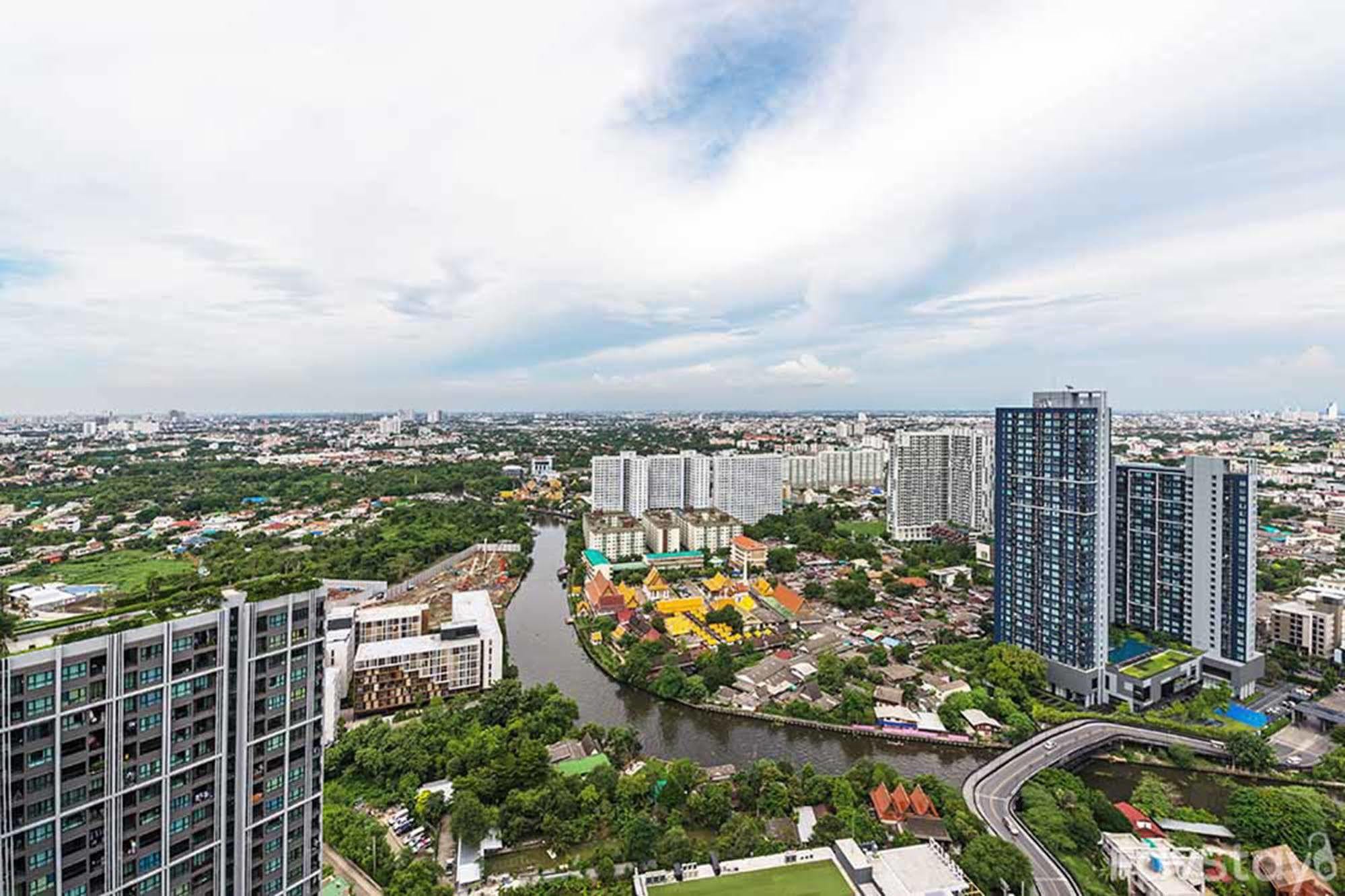 Hotel The Base Park West By Favstay Bangkok