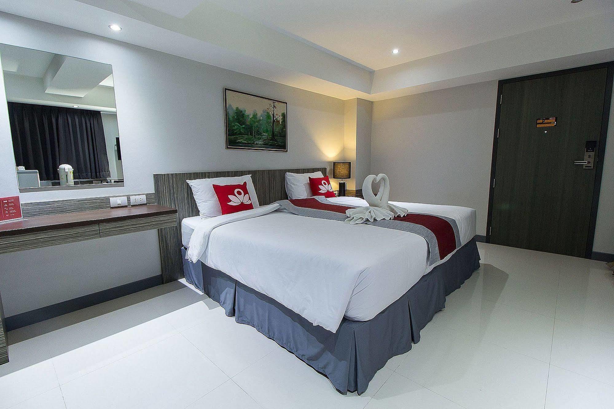 Zen Yaowarat Soi 7 Bangkok