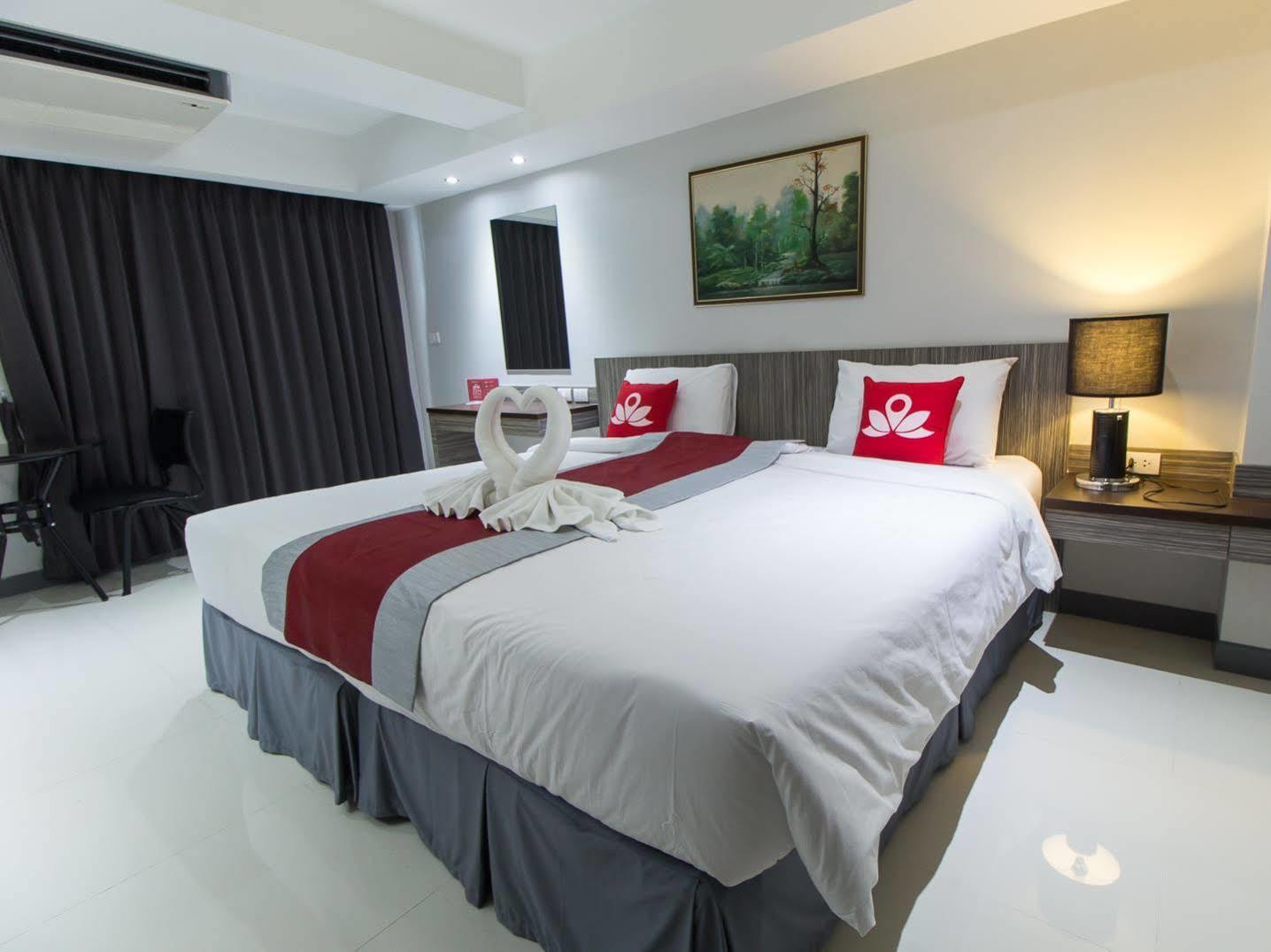 Zen Yaowarat Soi 7 Hotel