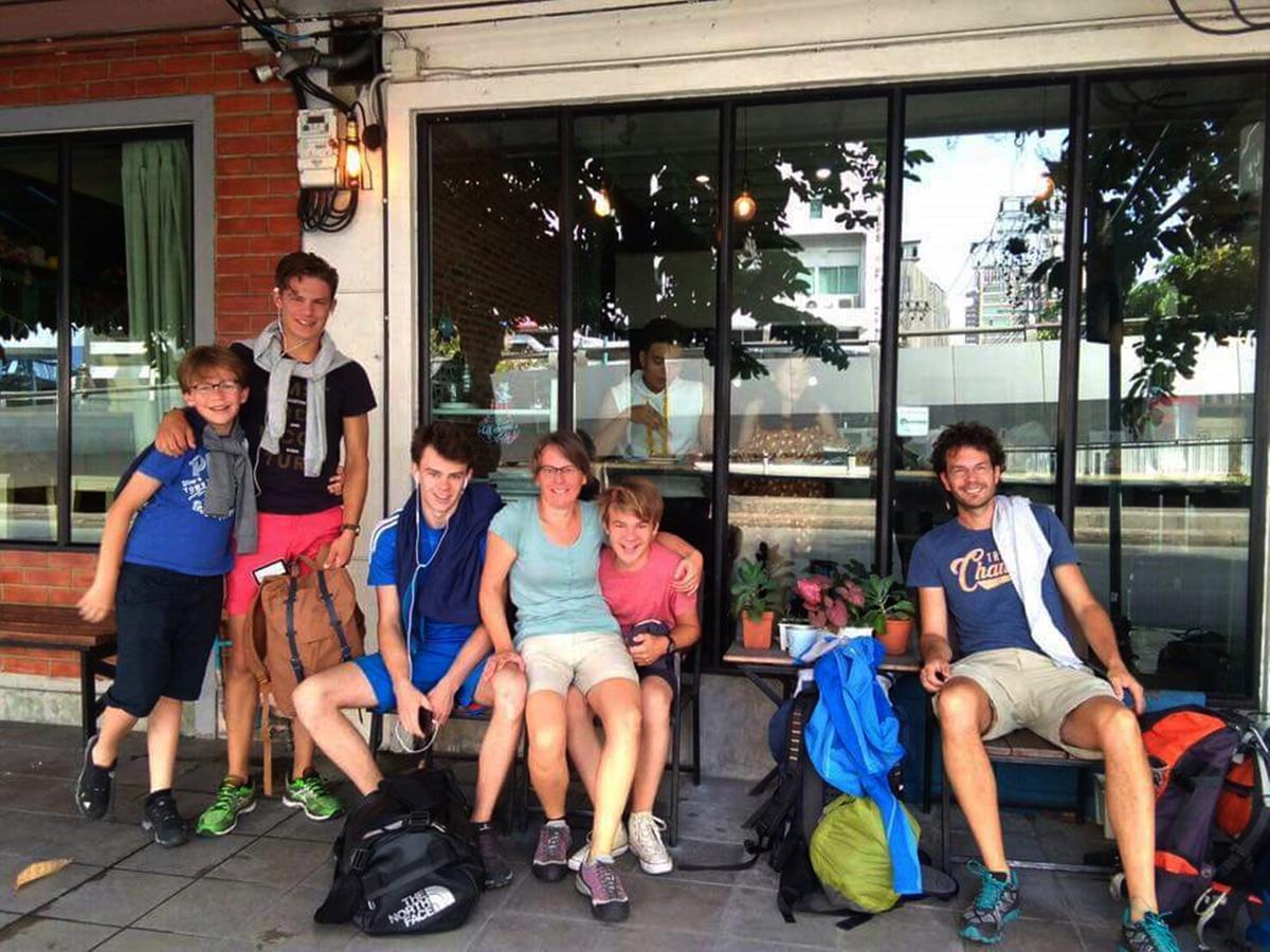 Meet Up Hostel