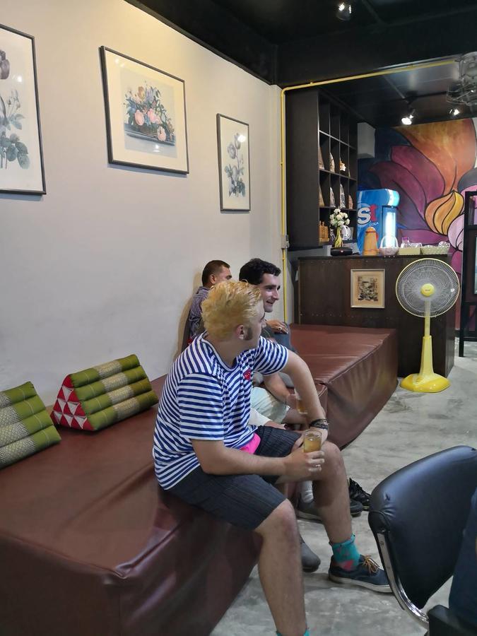Feel Like & Cafe Bed & Breakfast Bangkok