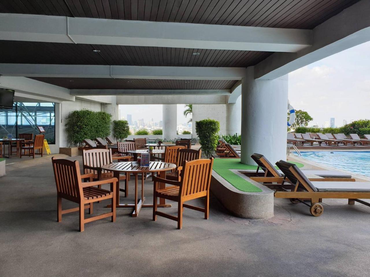 Khách sạn Montien Riverside Bangkok