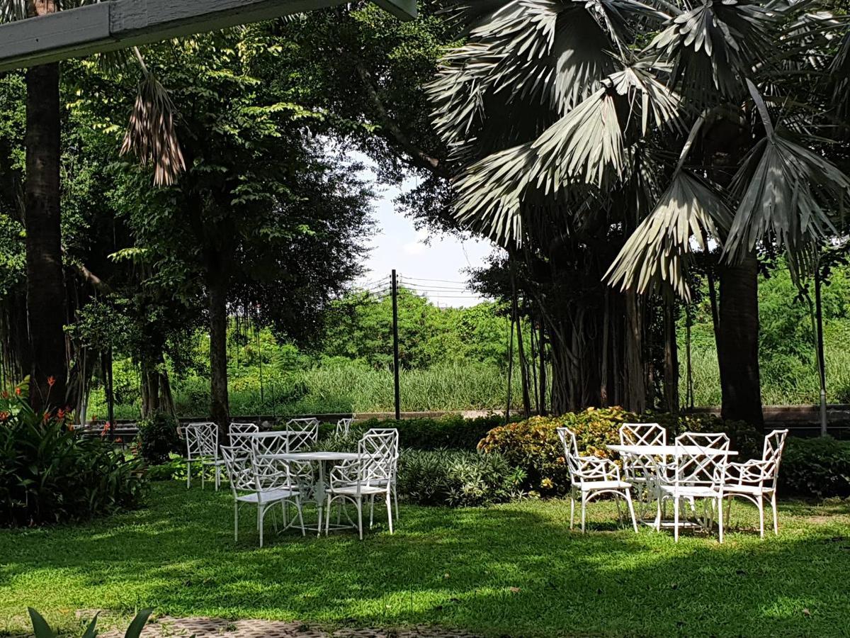 Khách sạn Montien Riverside 5*