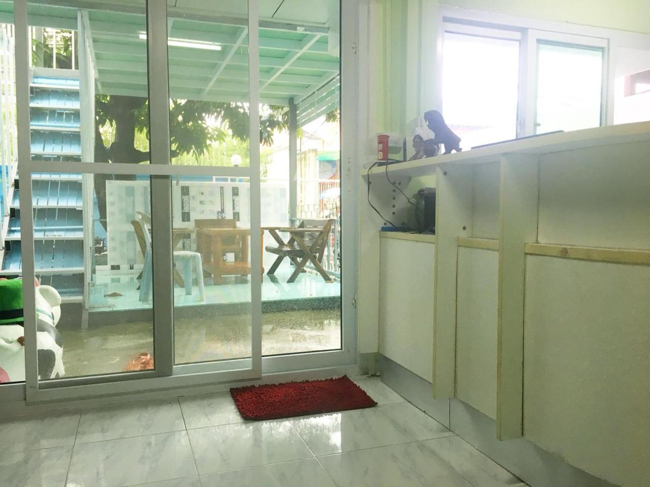 Ruean Mai Hom Hostel Bangkok