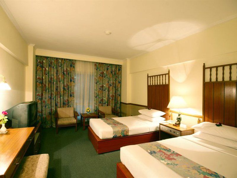 Palace Khách sạn 5*