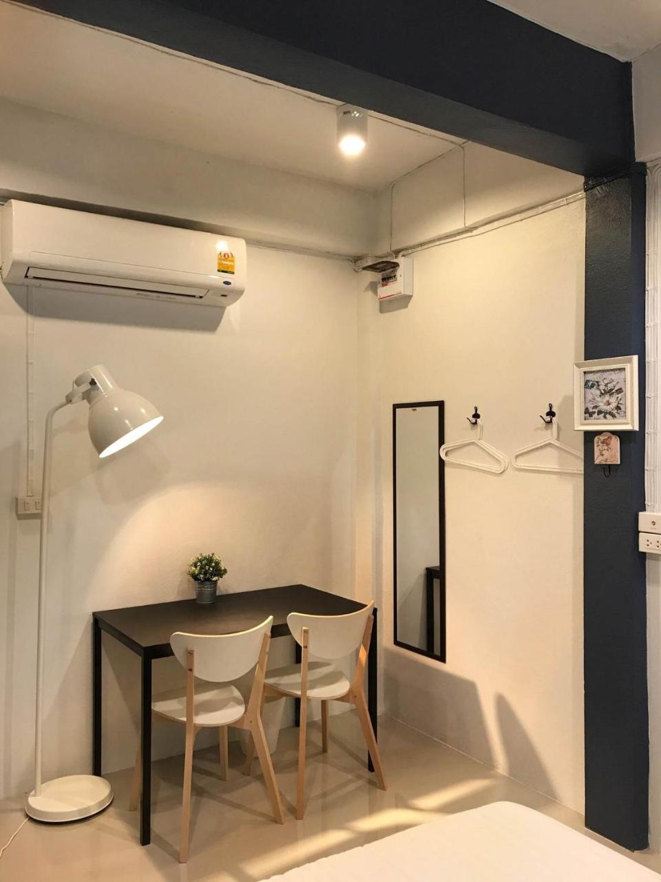 Baan Phaholyothin 52 Motel 3*