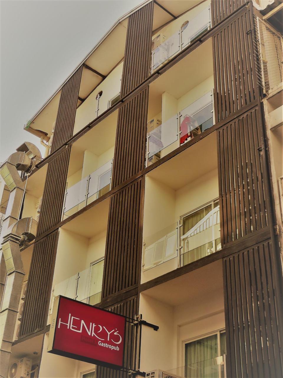 Hotel Henry's & Gastropub