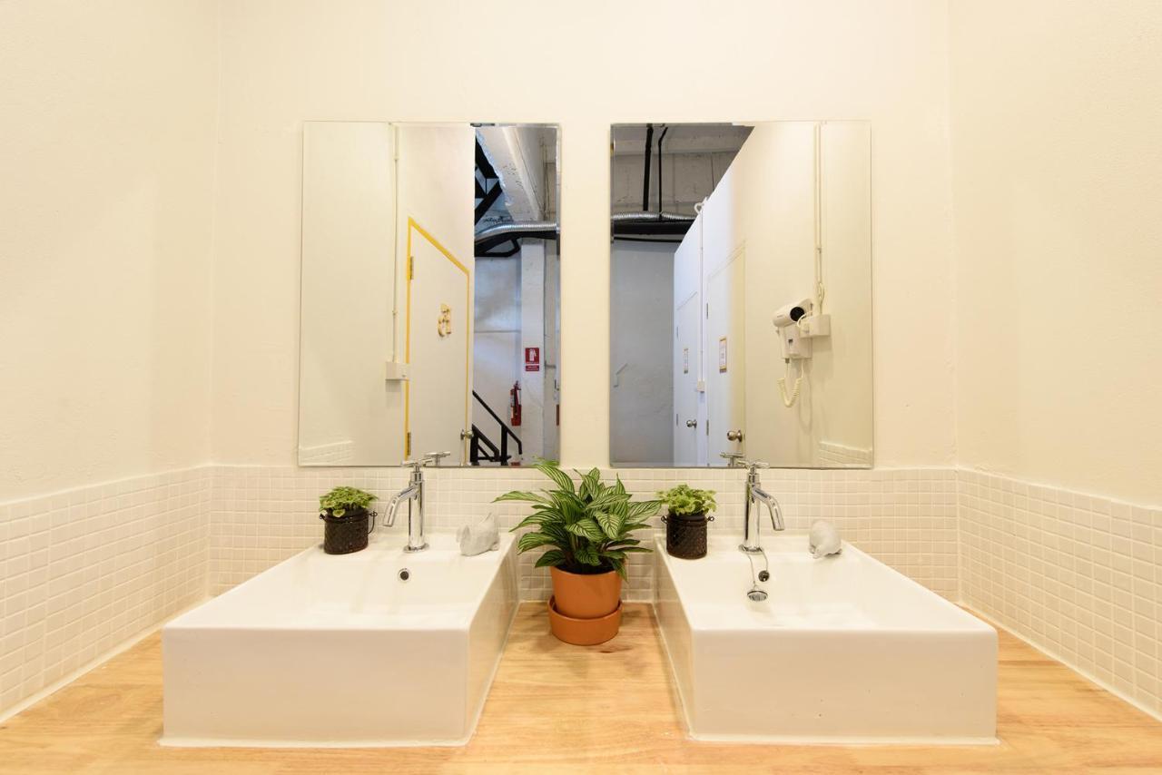 Warm White Hostel