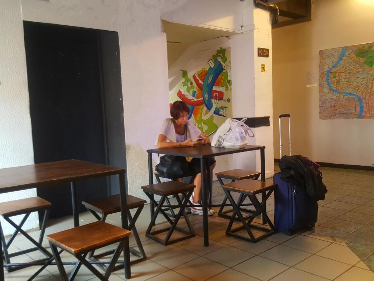 Hostel With The Mixx *
