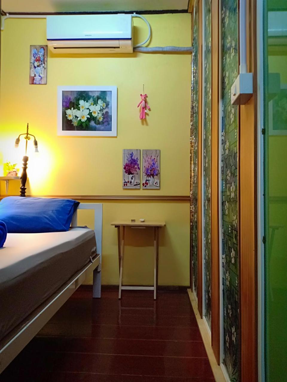 Khách sạn Santo House 2*