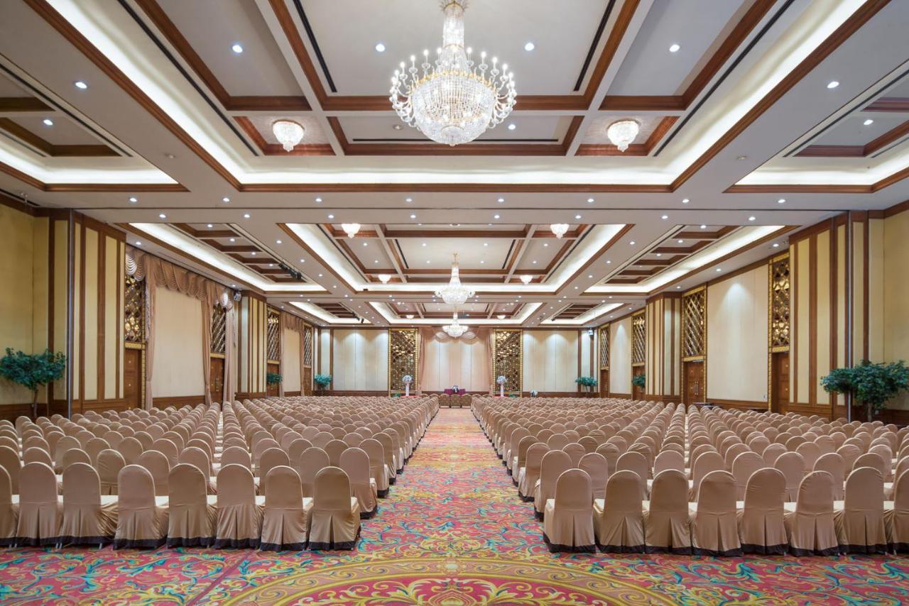 Palace 4*