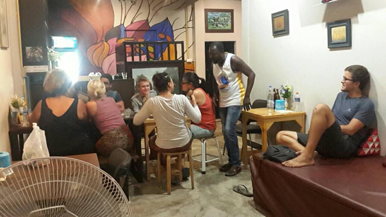 Feel Like & Cafe 2*