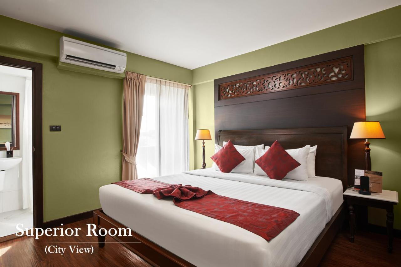 Hotel Baan Wanglang Riverside, Bangkok