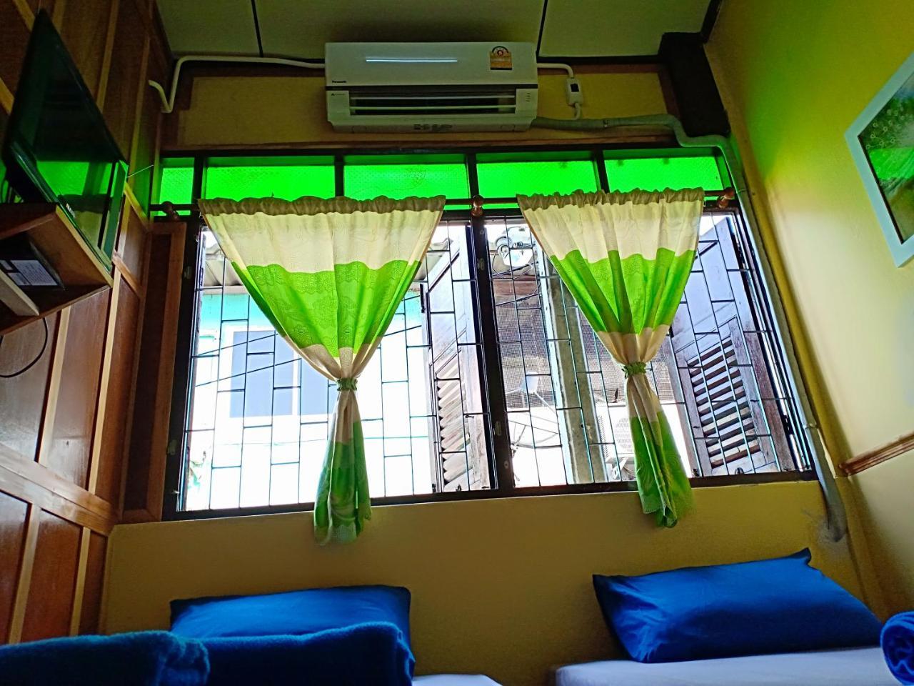Santo House 2*